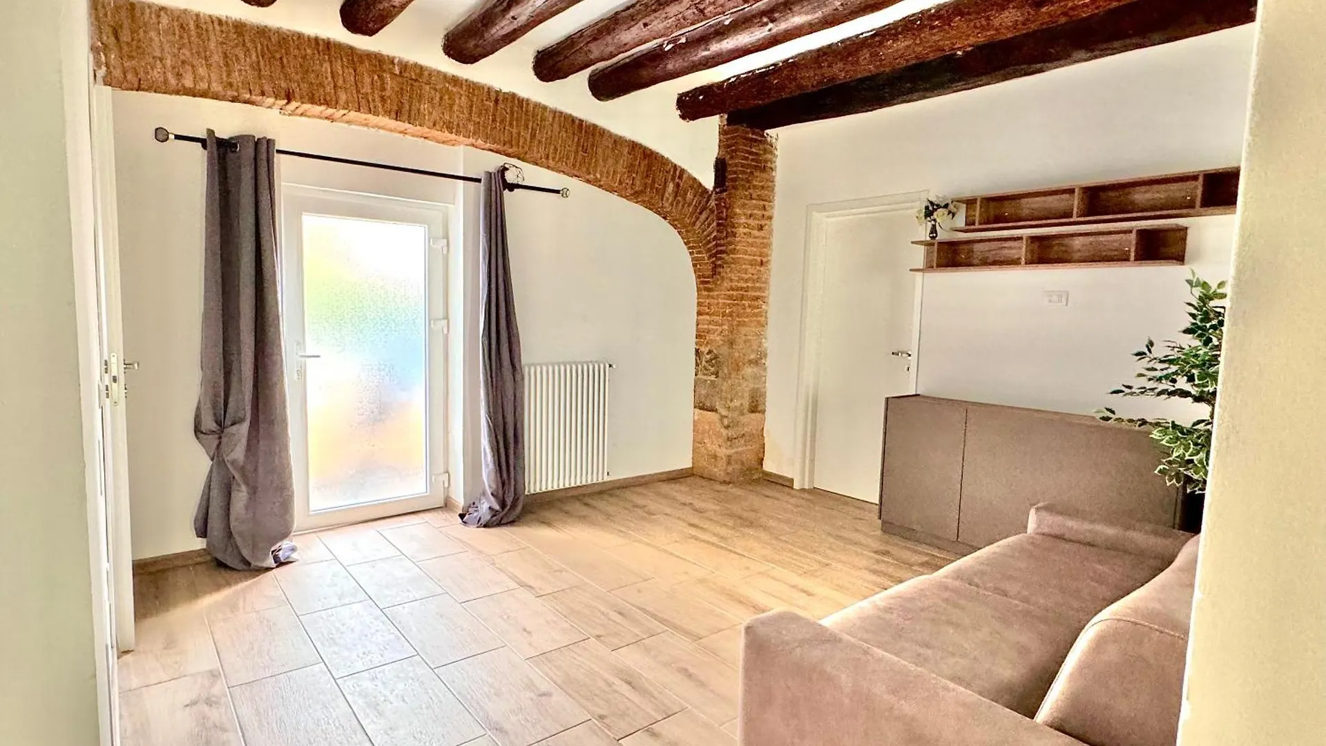 Apartment Junior Suite In Bergamo Centro Italy